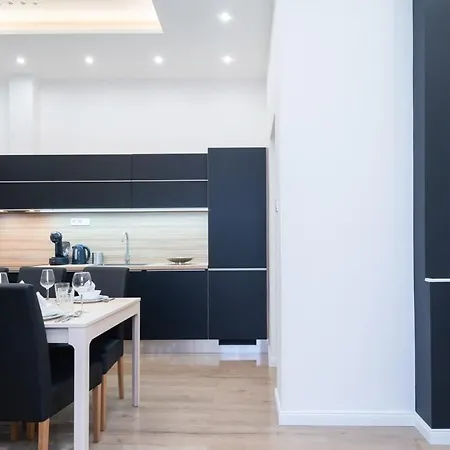 Apartment Stylish Large At Super Location *