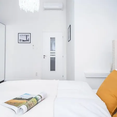 Apartment Stylish Large At Super Location Budapest