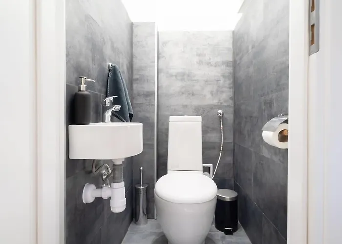 Stylish Large At Super Location アパート